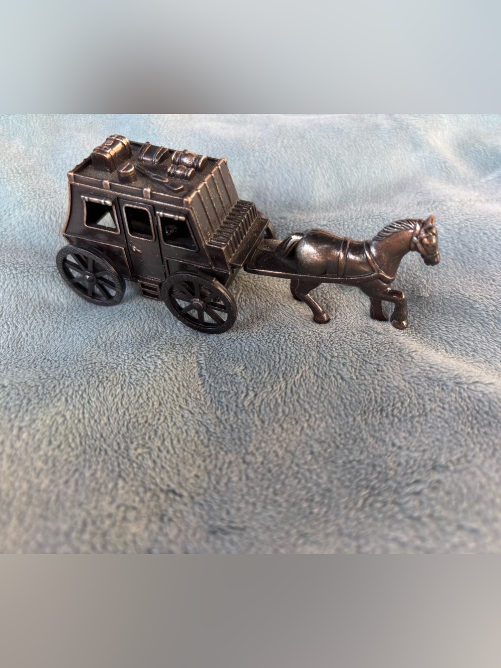 Vintage mini horse and carriage pencil sharpener trinket